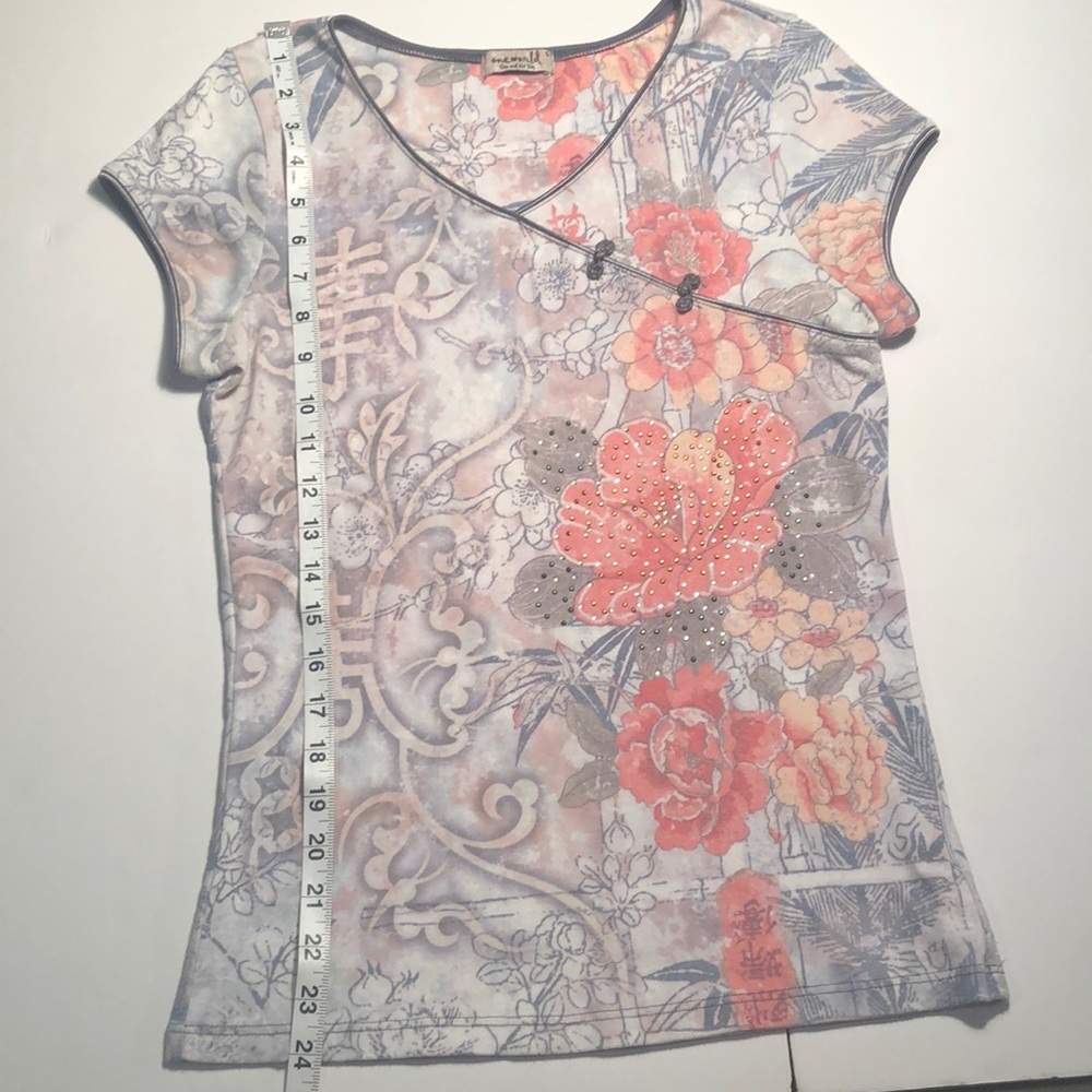 One world unique flower and Chinese shirt